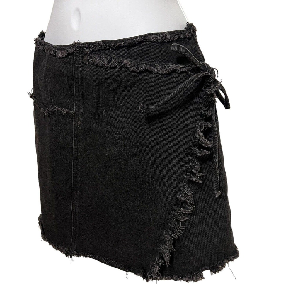 🌵 Cotton On Women's Denim Frayed Wrap Black Boho Mini Skirt - Size 6 - Picture 2 of 7